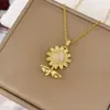 Collar de Acero Titanio para Mujer, Chapado en Oro Real con Cobre, Colgante de Girasol de Zircón, Diseño Nicho, Venta al por Mayor de Accesorios de Alta Gama