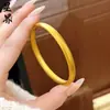 Tienda de Oro Mismo Estilo Arena Dorada Método Antiguo Herencia Sutra del Corazón Pulsera para Mujer Alta Retención de Color Artesanía Fina Anillo Liso Esmerilado Sólido Pulsera Venta al por Mayor
