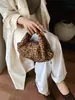 Bolso de mano de leopardo de moda transfronterizo 2026, un bolso de hombro y bolso cruzado versátil y moderno para otoño e invierno, perfecto para el trabajo y los desplazamientos