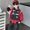 Jaqueta Infantil Outono 2026 Novo Estilo Street Style Cool Estilo Primavera e Outono Infantil Macacão de Motociclista Estilo Coreano Jaqueta de Baseball para Bebês Meninos