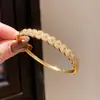 Pulsera con Cierre Geométrico de Circonia Electrochapada en Oro Real de 18K, Estilo Lujo Ligero Vintage, Joyería de Gama Alta Versátil y de Nicho