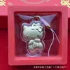 Colgante de cadena para teléfono Hello Kitty bañado en oro, lindo regalo de dibujos animados para niñas, llavero de lujo ligero con decoración de hilo rojo