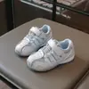 Tênis de treino alemão para crianças, novo modelo de outono, cano baixo com velcro, tênis esportivo unissex para bebês, tênis casuais leves para corrida com sola macia