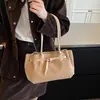 Bolsa tote de nicho retrô, portátil, para axila, com acabamento fosco, para mulheres, estilo outono transfronteiriço novo, bolsa de ombro personalizada da moda para o trabalho