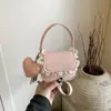 Bolsa de Mão Pequena Doce e Fofa Estilo Coreano para Mulheres 2025 Inverno Nova Bolsa Transversal Estilo Creme Fresco com Borda de Renda