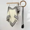 Nova Camisa Versátil de Amarrar na Cintura para o Verão de 2025, Conjunto Jeans, Xale, Lenço Triangular de Seda Twill Fresco e Fashion