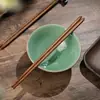 Palillos de Madera de Ala de Pollo Antiguos Madera Maciza para el Hogar Sin Pintar Sin Cera Cuadrados y Redondos Anti-Rodamiento Palillos de Madera Palillos de Gama Alta Elegantes