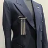 Broche de Lujo Europeo y Americano para Commuter Cadena de Cobre Borla Pin Exquisito Accesorios para Ropa de Mujer Otoño e Invierno Accesorio de Cadena