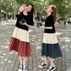 Vestido de verano nuevo de color liso con costuras de color de contraste para mujer estudiante, cuello redondo, manga corta, holgado, talla grande, falda de gran vuelo, falda para mujer embarazada