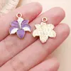 Colgante de aleación de zinc con forma de flor que gotea aceite, margarita pequeña, lirio, flor de cinco pétalos, accesorio para pulsera y llavero DIY