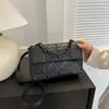 Bolsas 2026 Verano Nuevo Estilo Bolsas Bolsas de Mujer Bolsas Cruzadas con Cadena Bolsas de Hombro Mini Bolsos al por Mayor de Fábrica