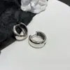 Brincos Abertos Estilo Retro Francês Distintivo 2025 Novo Estilo Simples Elegante Metal Esmaltado Brincos C para Mulheres