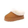 Botas de neve quentes plus size para inverno 2026 novo estilo com forro de fleece, sola grossa e acabamento felpudo, sapatos de algodão slip-on para mulheres, atacado