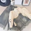 Conjunto de Três Peças Jeans Estilo Chanel Tendência para Menininhas para Primavera e Outono, Nova Moda Fashionável de Celebridade da Internet para Bebês, 2026
