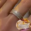 Anillo Minimalista de Lujo Ligero Transfronterizo de Zirconia Multicapa, Nuevo Anillo de Moda de Alta Gama Súper Brillante Versátil