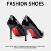 Zapatos de Tacón Alto con Suela Roja para Mujer, Estilo de Moda 2026, Zapatos Versátiles para Mujeres Maduras, Tacones de Aguja Elegantes Negros de Charol con Punta Fina