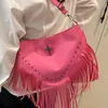 Bolsa Grande Retrô Europeia e Americana com Rebites para Mulheres, Nova Moda Bolsa de Ombro para o Dia a Dia com Franjas, Bolsa Transversal de Ombro Único de Grande Capacidade, Tendência