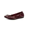 Zapatos súper suaves plegables de piel de vaca con lazo tipo rollo de huevo 2026 otoño planos de punta redonda piel genuina con lazo suela suave zapatos para mujer