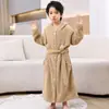 Bata de Baño Infantil Pijama de Coral Fleece Absorción de Agua Secado Rápido Dibujos Animados Lindo Celebridad de Internet Amigable con la Piel Cómoda Bata de Bata con Capucha