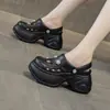 Sandálias de Sola Grossa para Mulheres 2026 Novo Estilo Outdoor Respiráveis Casuais Moda Versátil Estudante Tamancos Fechados para Mulheres