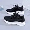 Nuevas Zapatillas Transpirables de Verano Caladas de Malla Casual Delgadas Ligeras para Mujer Blancas Pequeñas Antideslizantes para Correr Suela Suave Zapatos de Malla