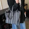 Bolso de Mano Artístico Rayado de Moda Estilo Coreano para Mujer 2025 Nuevo Casual Elegante Gran Capacidad para Viajar Diario Bolso de Hombro