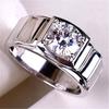 Anillo Abierto para Hombre de Diseño Trapezoidal Incrustado de Cuatro Garras, Chapado en Platino 18K Imitación Diamante Mosane, Anillo Popular