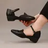 Sandálias Fechadas Estilo Francês para Mulheres 2026 Nova Coleção Primavera e Verão Elegantes Salto Bloco Salto Alto Bico Fino Mules de Salto Bloco