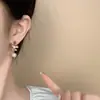 Elegantes Pendientes de Margarita Dorada y Perla, Pendientes de Diseño Dulce y Fresco, Lujo Accesible para Instagram, Pendientes de Alta Gama y Versátiles