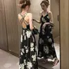 Vestido Feminino 2026 Novo Estilo Coreano de Comprimento Médio com Estampa, Costas Abertas e Alças Sexy, Vestido de Praia Rodado para Férias