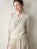 Suéter de Cachemira con Cuello en V y Punto de Lingote, Nuevo para Otoño e Invierno 2025, Camisa Básica de Dos Botones para Mujer, Estilo Suave, Aspecto Holgado y Adelgazante