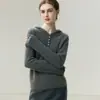 Suéter de Cachemira para Mujer Baicaierong Otoño/Invierno 2026 con Sudadera con Hebilla, Diseño Versátil de Punto de Lana
