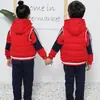 Uniformes Personalizados para Jardim de Infância, Roupas de Outono e Inverno, Uniformes Esportivos para Alunos do Ensino Fundamental, Uniformes de Sala de Aula de Algodão e Espessados, Conjunto de Três Peças para Crianças