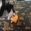 Sándalo Dorado Gato Tsundere Madera Maciza Cebada Misma Serie de TV Gato Dibujo Animado Lindo Regalo Pariente Talla en Madera Gato Celebridad de Internet Gato