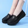 Zapatos de Enfermera de Verano con Suela Gruesa, Slip-On Versátiles de Caña Baja y Tacón Bajo, Cómodos para los Pies, Zapatos de Una Sola Pieza de Alta Calidad Específicamente para Ángeles con Bata Blanca