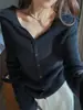 Camisa Base de Tricô Puro Desejo com Decote em V e Exposição da Clavícula para Mulheres, Suéter de Manga Longa Slim-Fit para Primavera e Outono, Top Estilo Garota Spicy