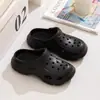 Zuecos Gruesos Estilo Nuevo Qida Shun, Zapatos de Jardín de Verano para Mujer, Zapatos para Derivar, Zapatos de Playa de Tacón Alto, Fabricante Mayorista