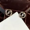 Novos Brincos Estilo Chanel, Tarraxas de Luxo Leve, Populares no Xiaohongshu, Sensação de Alto Padrão, Versáteis para o Dia a Dia, Venda Direta da Fábrica
