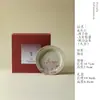 Fanru, pintado à mão com um esmalte vermelho flamejante, apresentando um design de nove raposas, uma xícara de chá de pé alto e um conjunto de chá de cerâmica para o chá Kung Fu