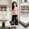 Camiseta Casual Juvenil Fina Estilosa com Letra Manga Curta Verão Renda Solta Calça Longa de Perna Larga Conjunto de Duas Peças Personalidade