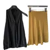 Top Elegante Urbano Feminino com Decote em V e Gola Halter, Sem Mangas, Slim-Fit, com Cós Elástico de Seda de Cobre Amônia