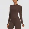 Jaqueta casual de zíper para atividades ao ar livre, corrida e yoga, estilo europeu e americano, corte que afina a silhueta, jaqueta de fitness de manga comprida para mulheres, roupas de yoga para mulheres