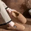 Chinelos de algodão macios para casa para mulheres, novo estilo outono/inverno 2026, com forro de fleece adicional para aquecimento, espessados para conforto extra e com sola antiderrapante; também disponível em versão masculina