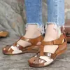 Amazon Comercio Exterior Zapatos de Mujer 2021 Verano Nuevos Retro Europeo y Americano Punta Redonda Cuña Correa Cruzada Sandalias de Mujer Talla Grande 43