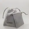 Bolsas de Veludo Cinza com Cordão para Venda no Atacado em Estoque, Bolsas de Veludo para Power Bank, Bolsas para Armazenamento de Joias, Personalizáveis com Logo