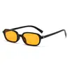 Nuevas Gafas de Sol 2025 Marco Negro Delgado Cara Pequeña Estilo Europeo y Americano Cuadrado Pequeño Simple Elegante Versátil Gafas de Sol Cuadradas y Redondas para Mujer