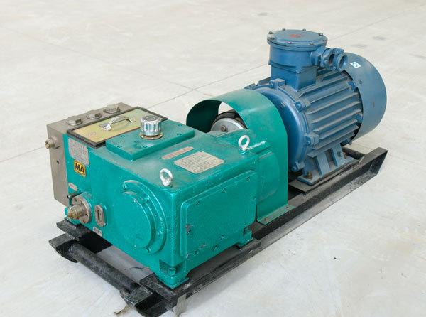 BRW80-20矿用乳化液泵站3.jpg