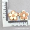 Pegamento en crema para teléfono móvil casero con dibujos de flores de cinco pétalos de oso marrón beige, accesorios de resina para el cabello de niños.