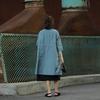 Yun Yun 2026 Primavera Nuevo Clásico Sencillo Elegante Ajuste Delgado Color Sólido Diseño de Solapa Gabardina Larga Hasta la Rodilla de Longitud Media