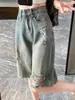 Shorts Jeans Rasgado Cor Cinza Cimento para Mulheres, Verão 2026 Fino Caimento Solto para Corpo Tipo Pera, Shorts Nostálgicos de Comprimento Médio